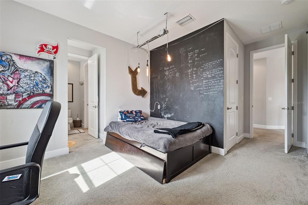 For Sale: $960,000 (5 beds, 4 baths, 3821 Square Feet)