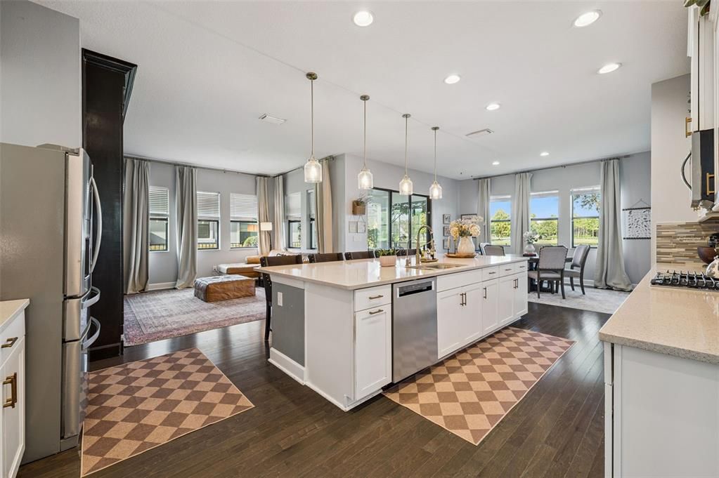 For Sale: $960,000 (5 beds, 4 baths, 3821 Square Feet)