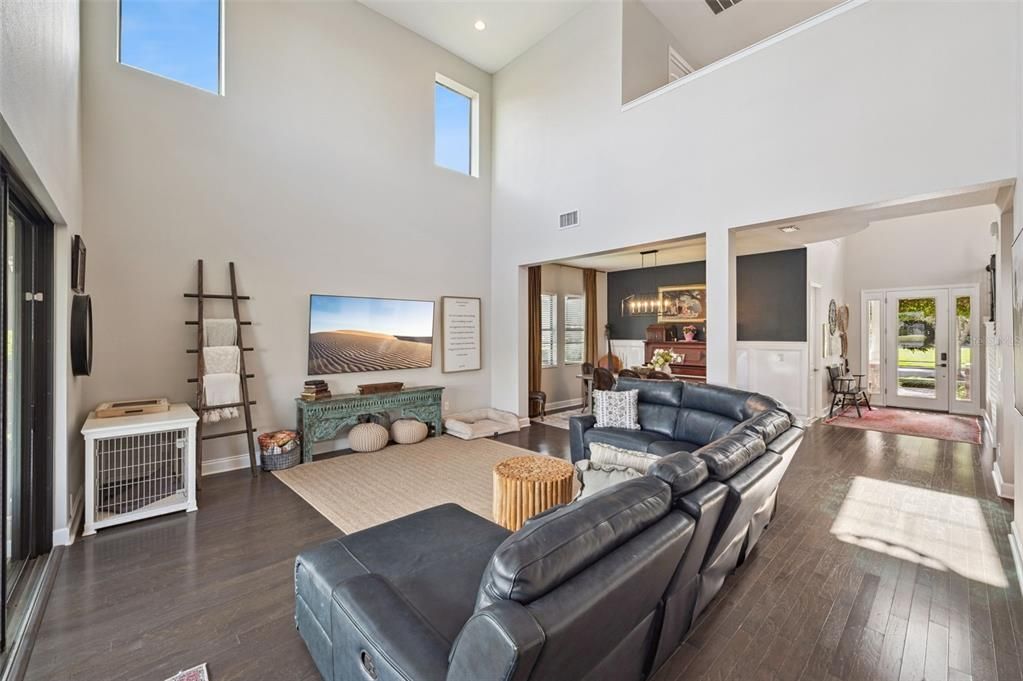 For Sale: $960,000 (5 beds, 4 baths, 3821 Square Feet)