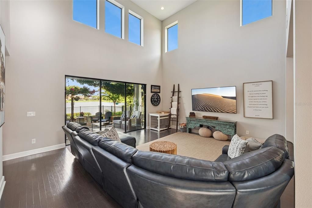 For Sale: $960,000 (5 beds, 4 baths, 3821 Square Feet)