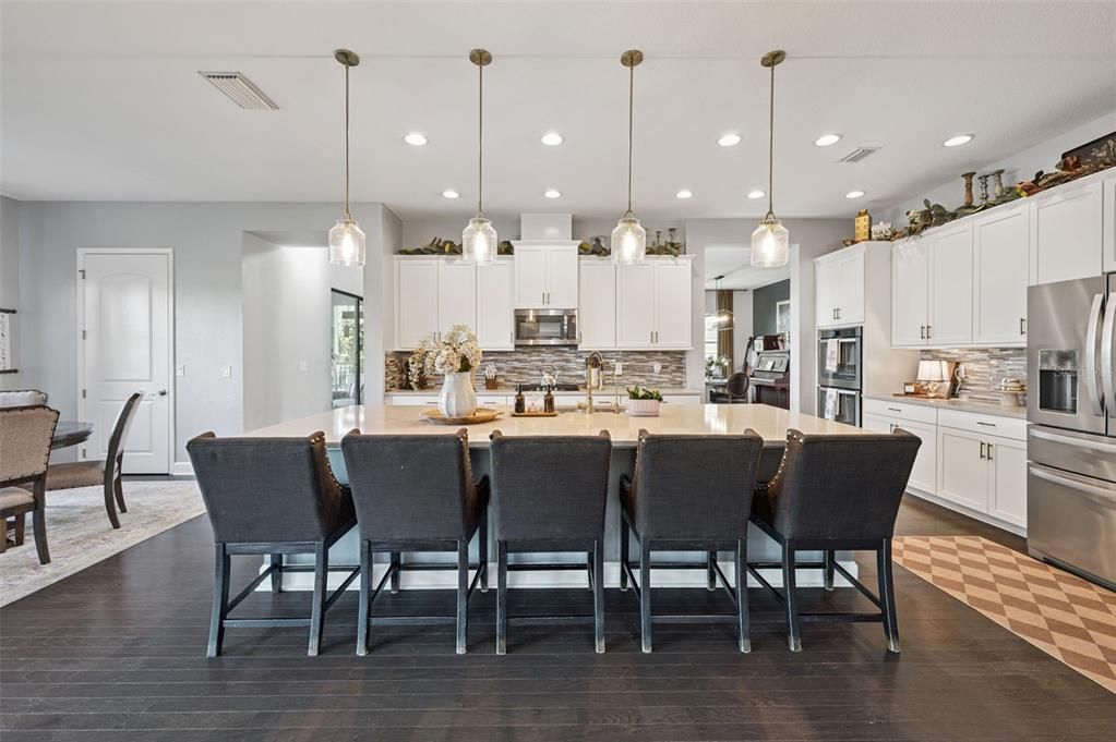 For Sale: $960,000 (5 beds, 4 baths, 3821 Square Feet)
