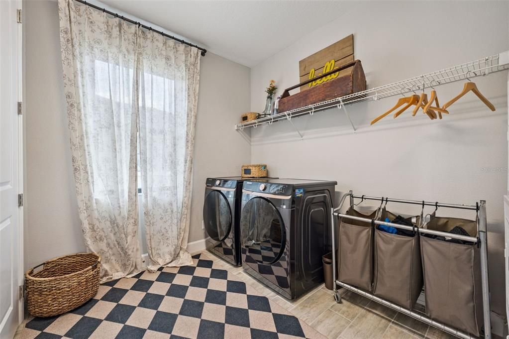 For Sale: $960,000 (5 beds, 4 baths, 3821 Square Feet)