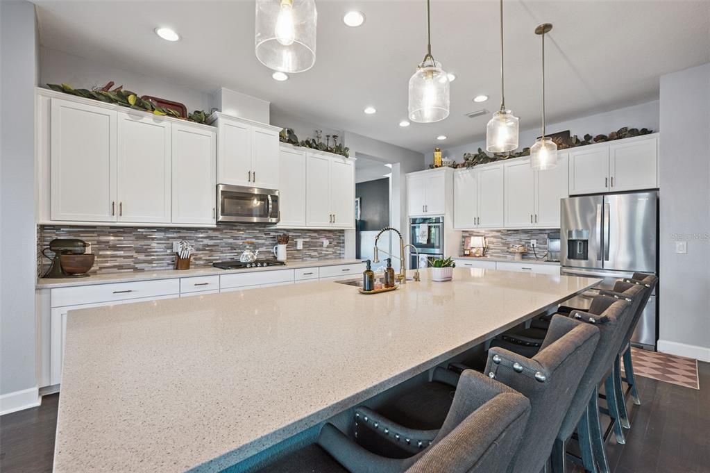 For Sale: $960,000 (5 beds, 4 baths, 3821 Square Feet)