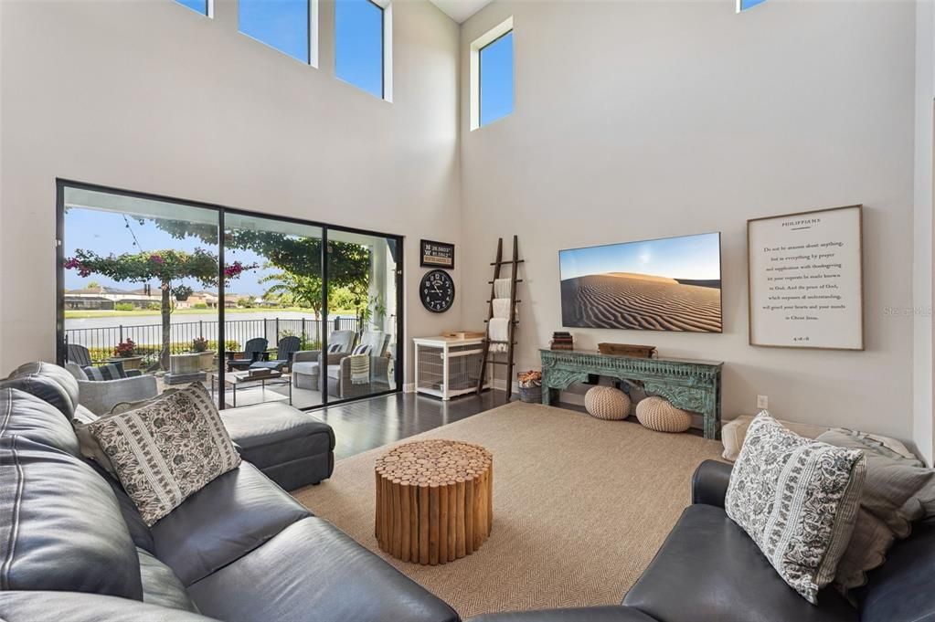 For Sale: $960,000 (5 beds, 4 baths, 3821 Square Feet)