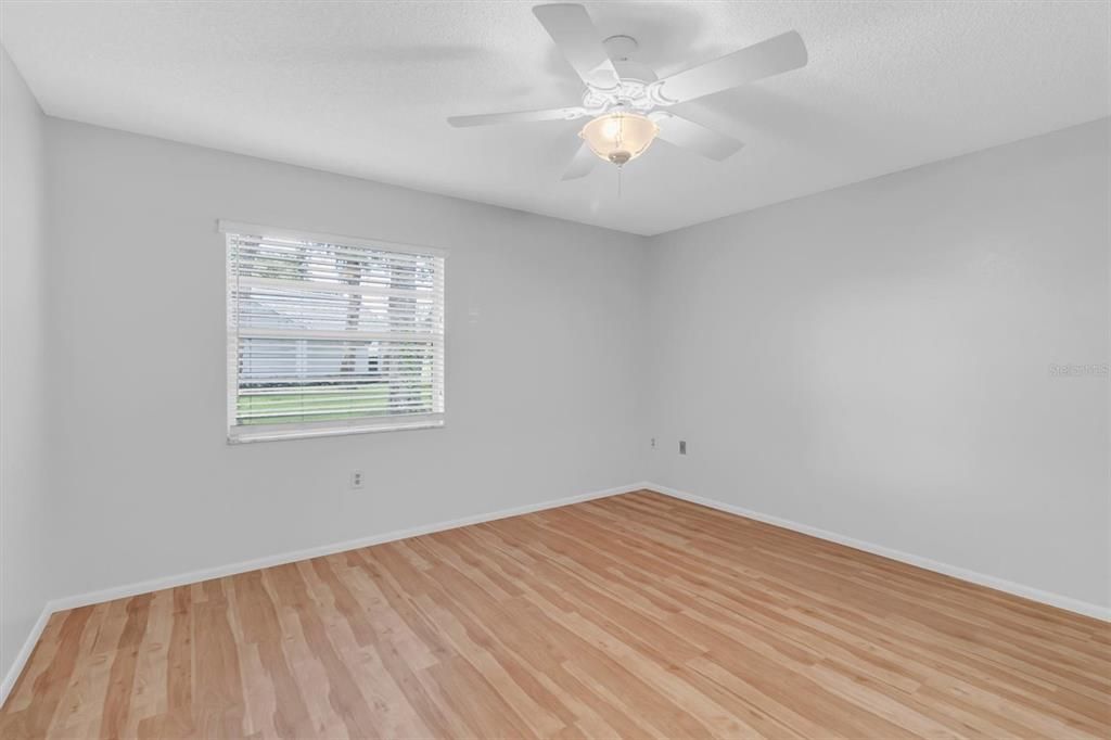 For Sale: $224,900 (2 beds, 2 baths, 1135 Square Feet)