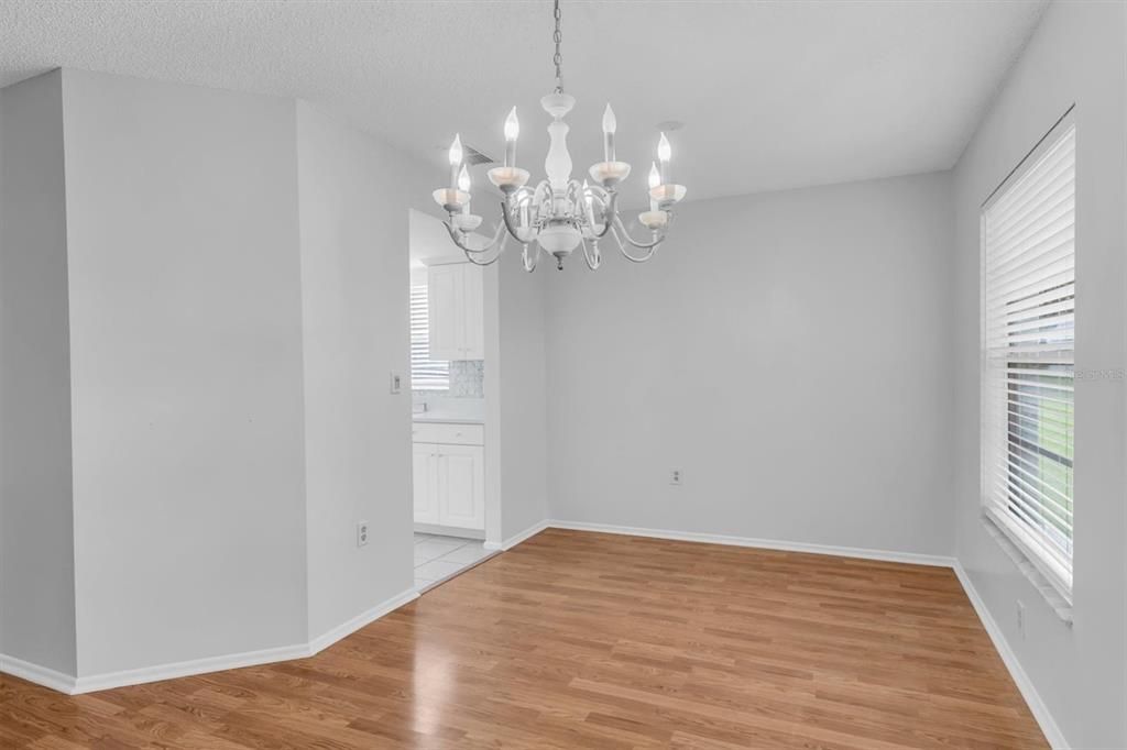 For Sale: $224,900 (2 beds, 2 baths, 1135 Square Feet)