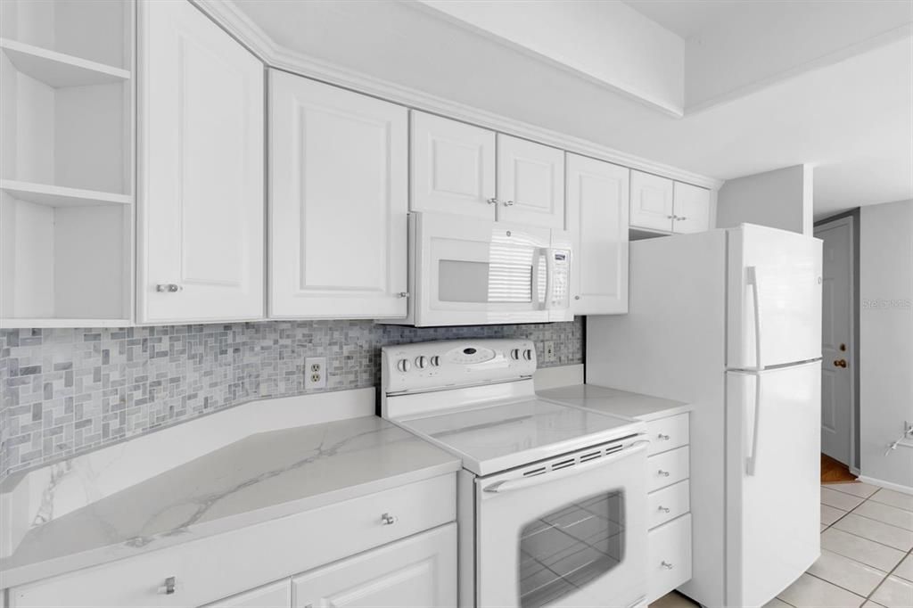 For Sale: $224,900 (2 beds, 2 baths, 1135 Square Feet)