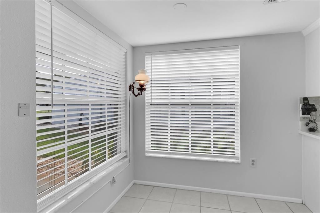 For Sale: $224,900 (2 beds, 2 baths, 1135 Square Feet)