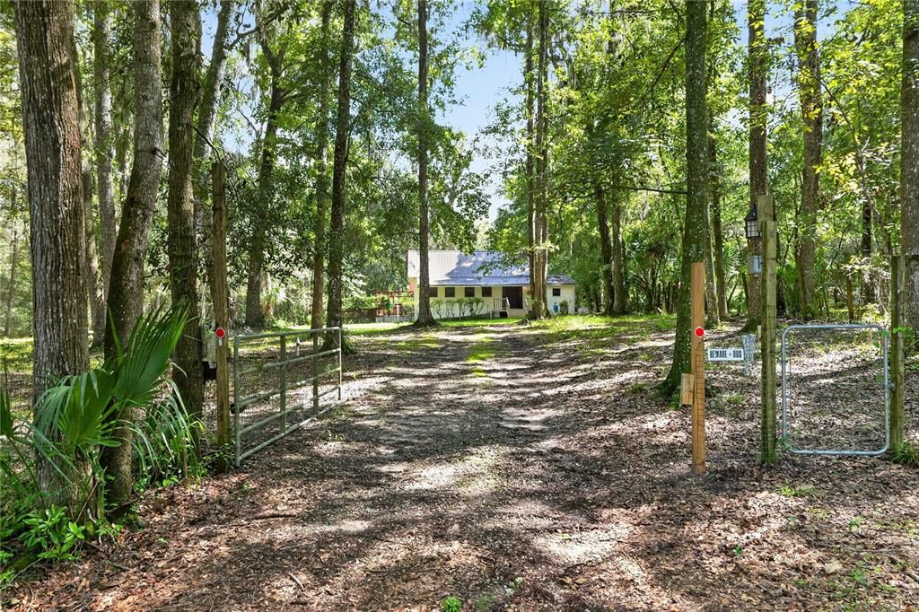 На продажу: $349,900 (3 спален, 2 ванн, 1966 Квадратных фут)