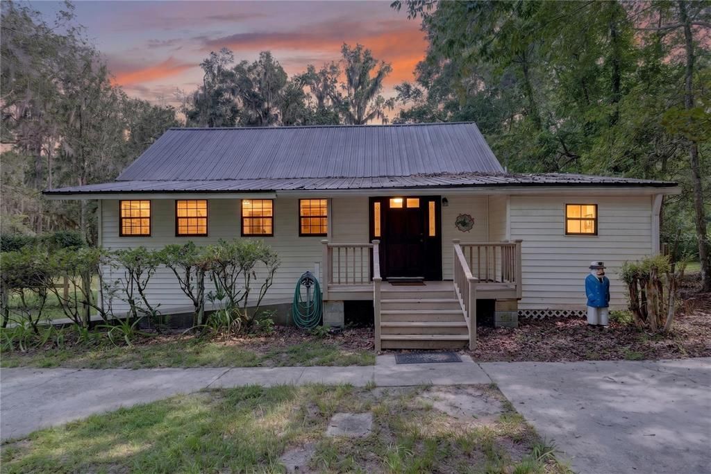 На продажу: $349,900 (3 спален, 2 ванн, 1966 Квадратных фут)