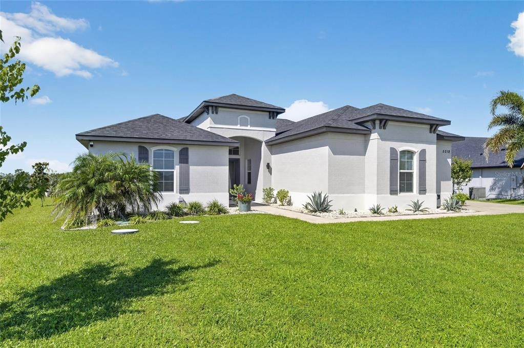 For Sale: $779,000 (3 beds, 3 baths, 3057 Square Feet)