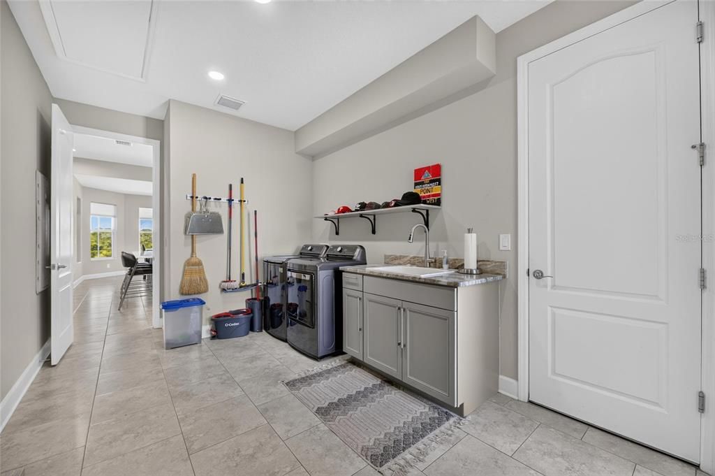 For Sale: $779,000 (3 beds, 3 baths, 3057 Square Feet)