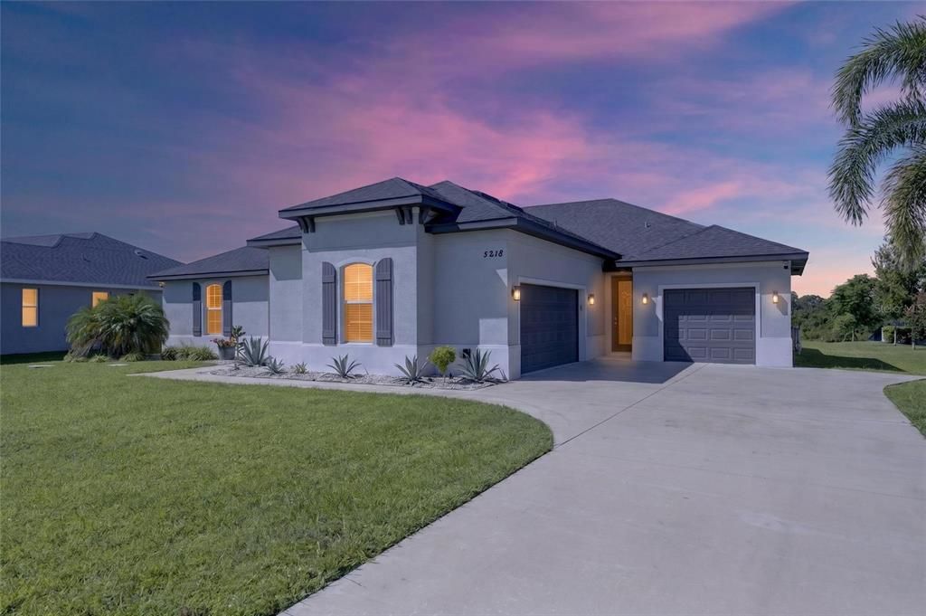 For Sale: $779,000 (3 beds, 3 baths, 3057 Square Feet)