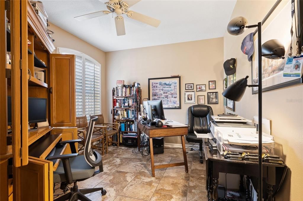 En Venta: $379,900 (2 camas, 2 baños, 1638 Pies cuadrados)