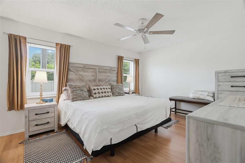 For Sale: $155,000 (2 beds, 2 baths, 1114 Square Feet)