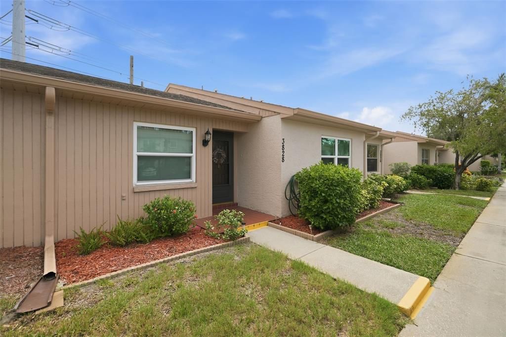 For Sale: $155,000 (2 beds, 2 baths, 1114 Square Feet)