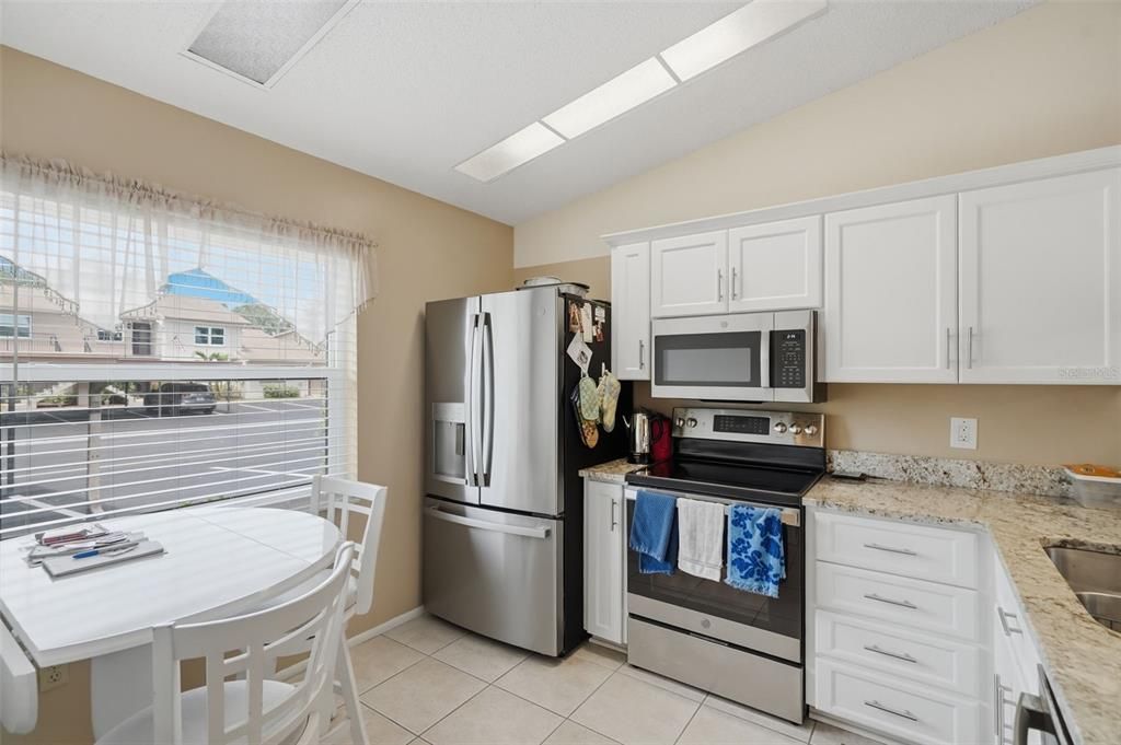 For Sale: $155,000 (2 beds, 2 baths, 1114 Square Feet)