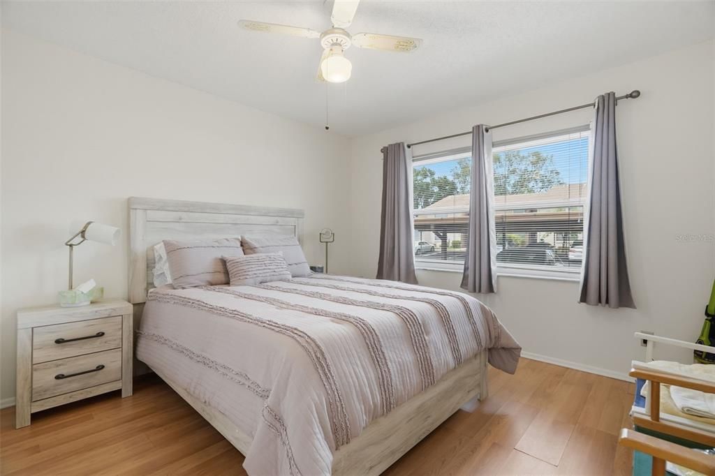 For Sale: $155,000 (2 beds, 2 baths, 1114 Square Feet)