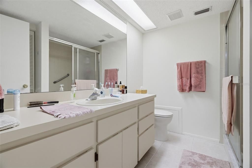 For Sale: $155,000 (2 beds, 2 baths, 1114 Square Feet)