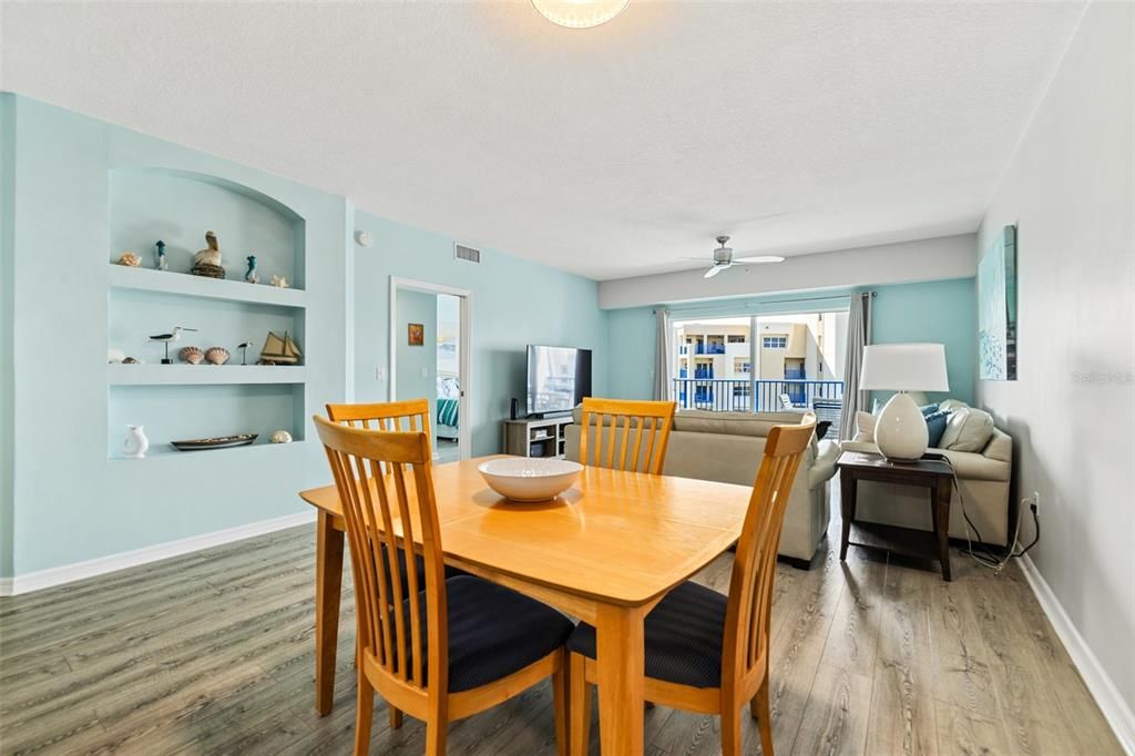 En Venta: $405,000 (2 camas, 2 baños, 1280 Pies cuadrados)