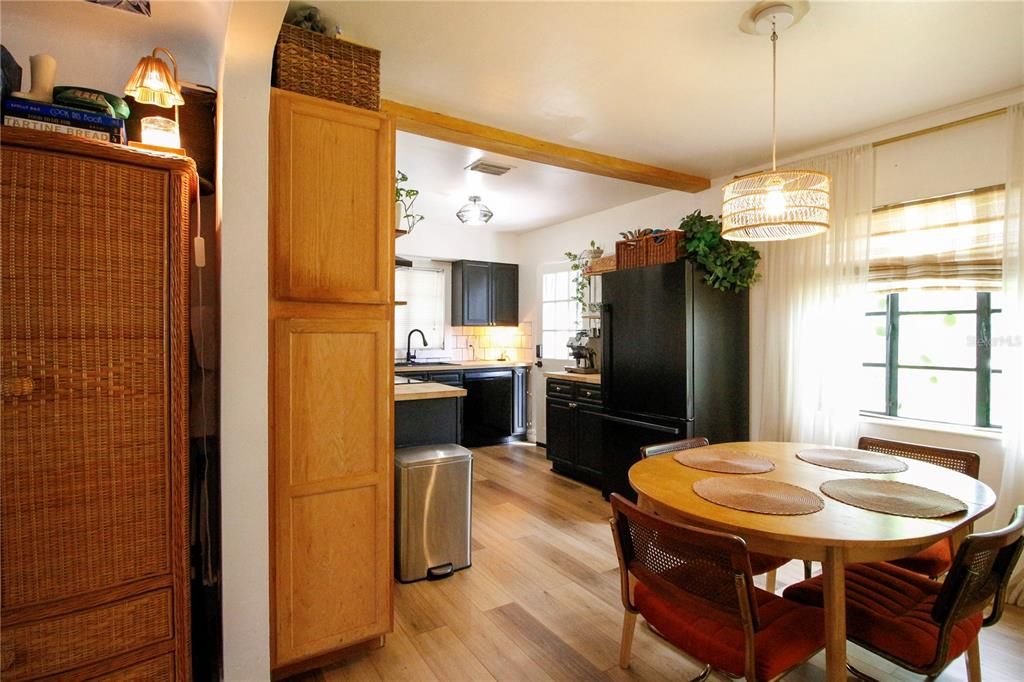 En Venta: $349,000 (2 camas, 1 baños, 884 Pies cuadrados)