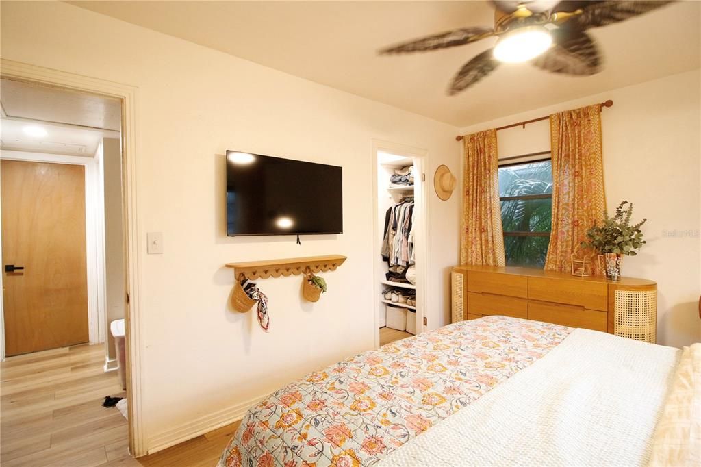 En Venta: $349,000 (2 camas, 1 baños, 884 Pies cuadrados)