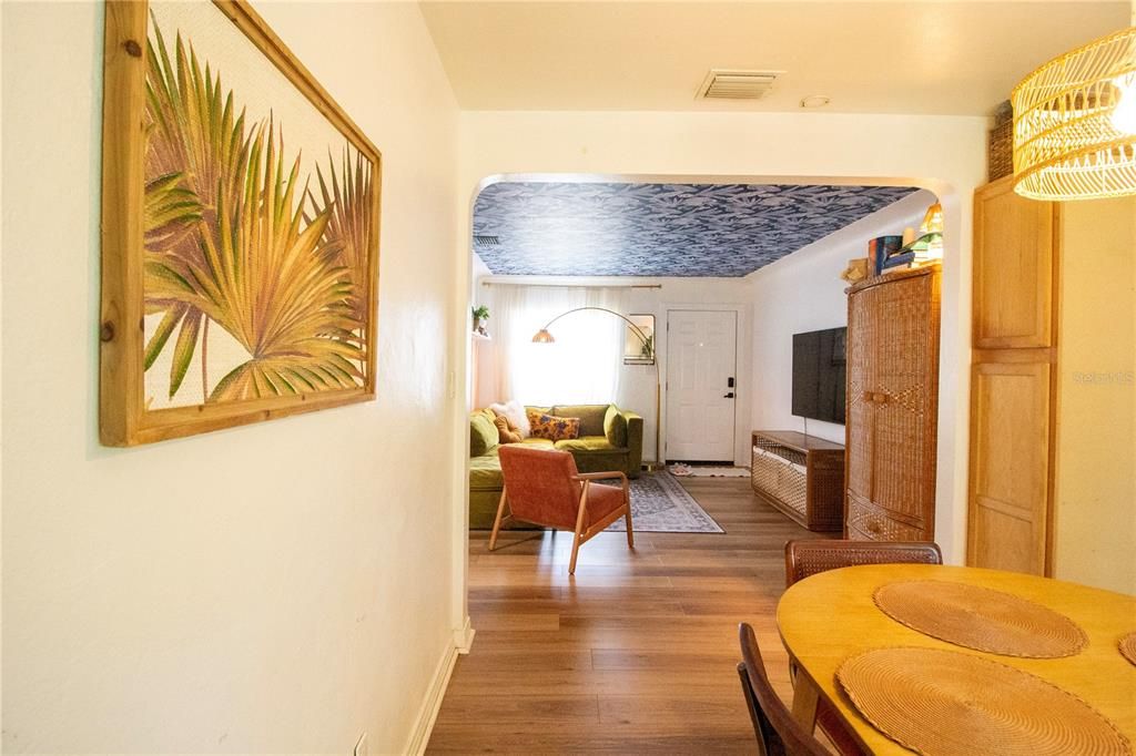 En Venta: $349,000 (2 camas, 1 baños, 884 Pies cuadrados)