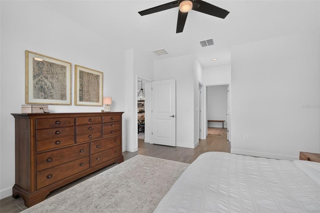 待售: $589,900 (3 贝兹, 3 浴室, 2201 平方英尺)