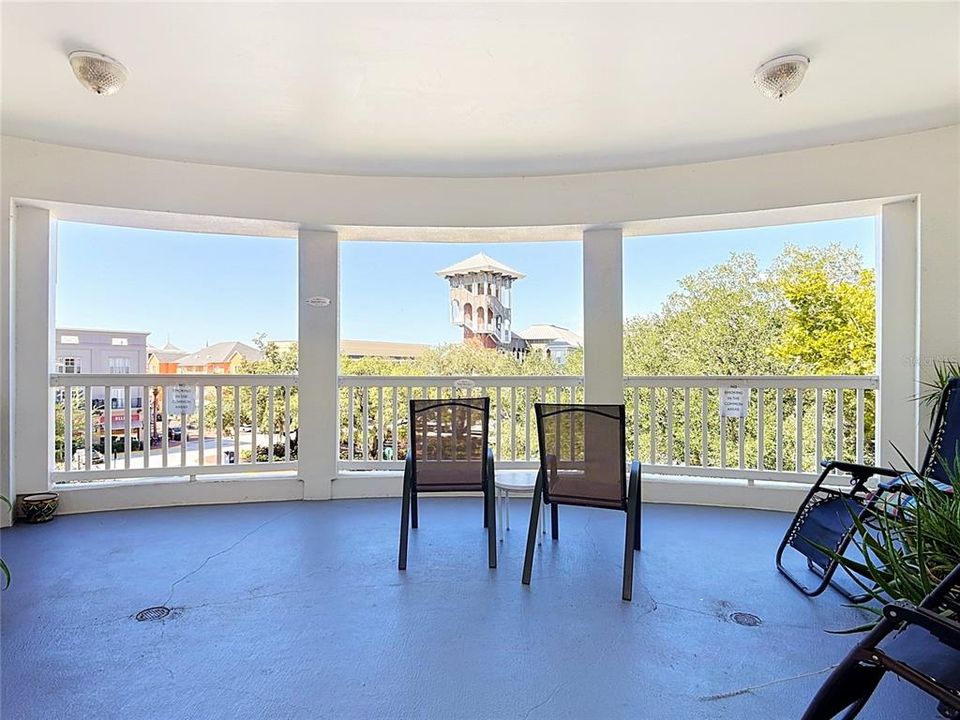 For Sale: $310,000 (1 beds, 1 baths, 830 Square Feet)