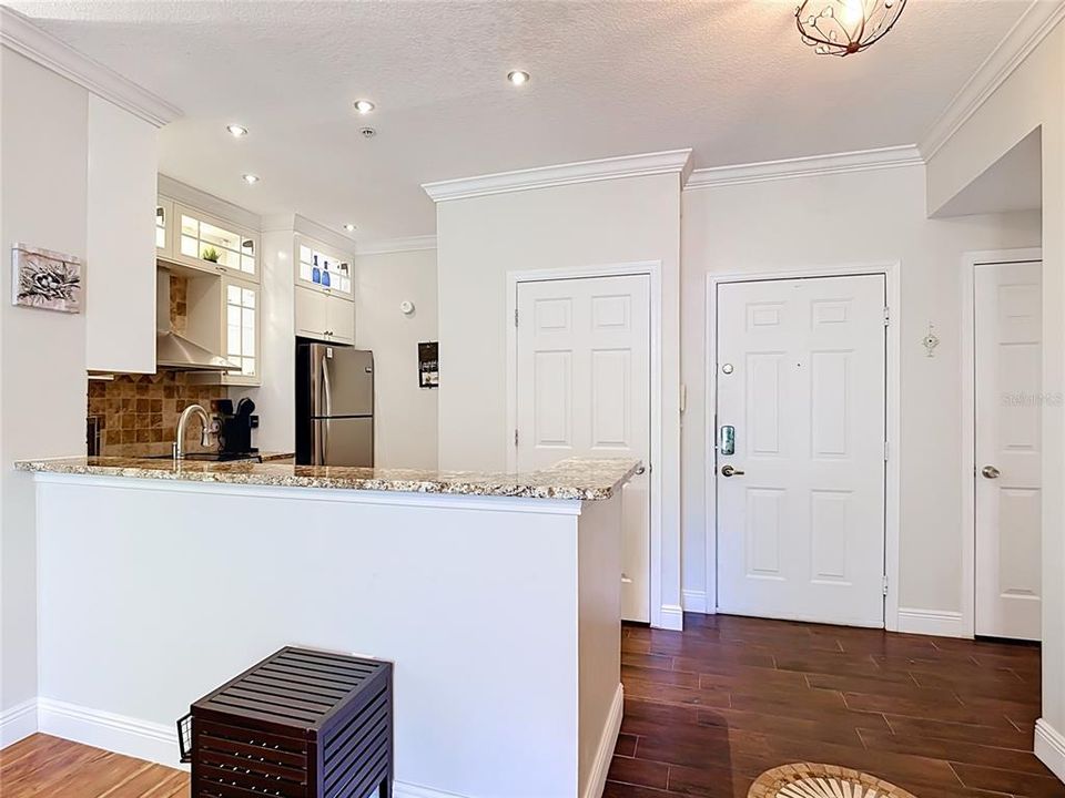 For Sale: $310,000 (1 beds, 1 baths, 830 Square Feet)
