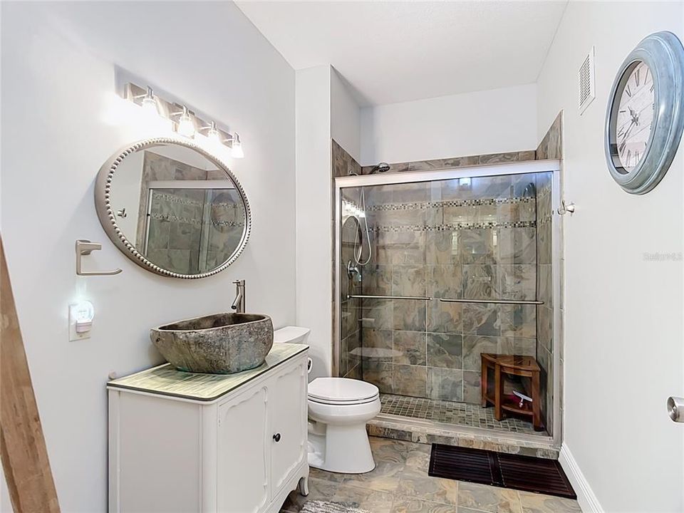 For Sale: $310,000 (1 beds, 1 baths, 830 Square Feet)