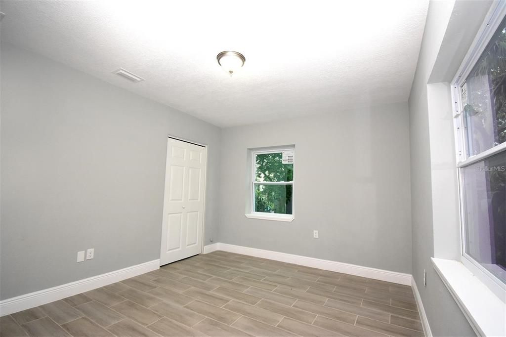 For Sale: $289,900 (3 beds, 2 baths, 996 Square Feet)