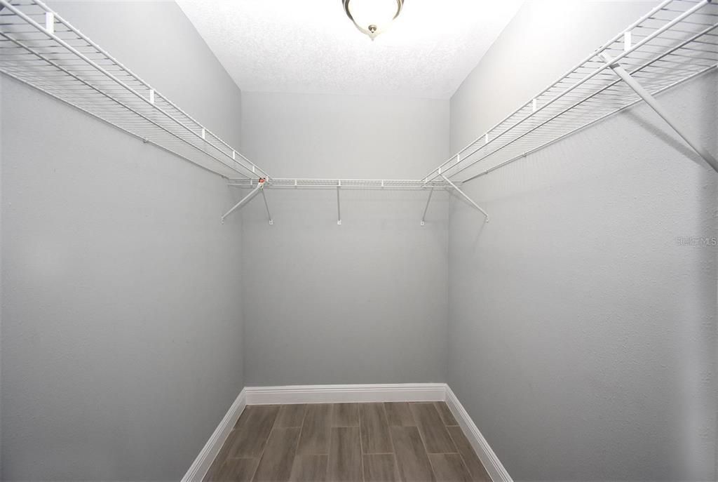 For Sale: $289,900 (3 beds, 2 baths, 996 Square Feet)