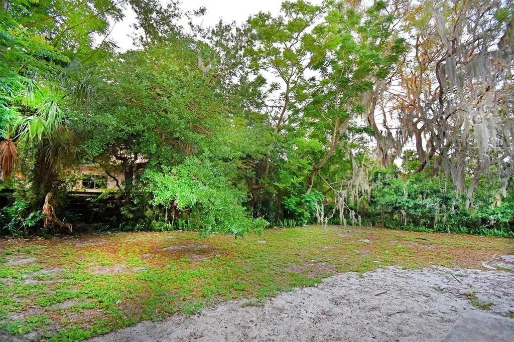 For Sale: $289,900 (3 beds, 2 baths, 996 Square Feet)