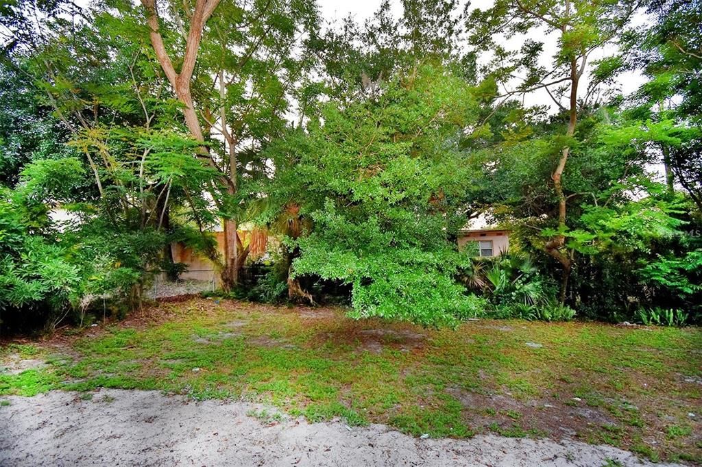 For Sale: $289,900 (3 beds, 2 baths, 996 Square Feet)
