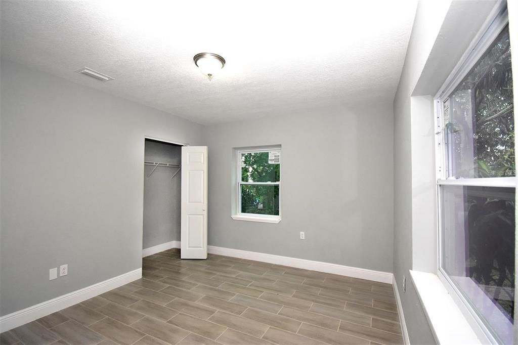 For Sale: $289,900 (3 beds, 2 baths, 996 Square Feet)