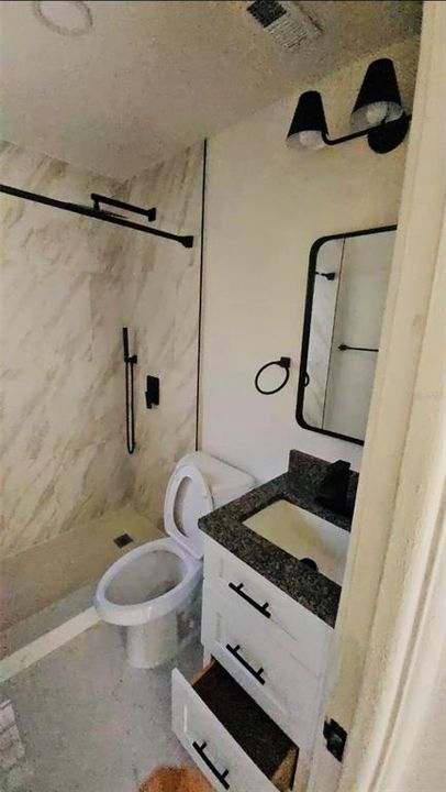 En Venta: $335,000 (3 camas, 2 baños, 1080 Pies cuadrados)