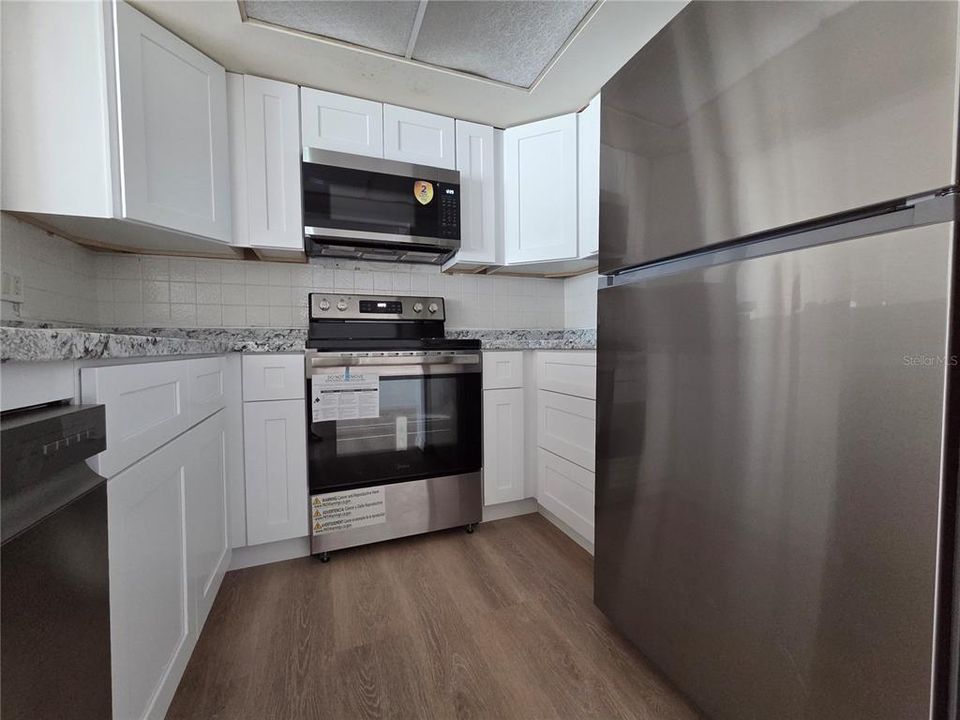 For Sale: $130,000 (2 beds, 2 baths, 1088 Square Feet)