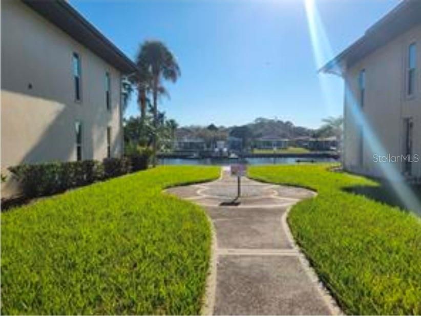 For Sale: $130,000 (2 beds, 2 baths, 1088 Square Feet)