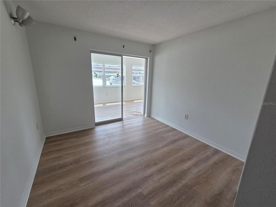 For Sale: $130,000 (2 beds, 2 baths, 1088 Square Feet)