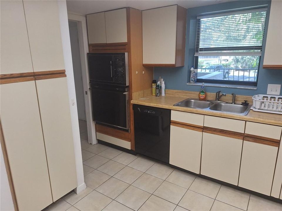 На продажу: $465,000 (2 спален, 2 ванн, 1550 Квадратных фут)