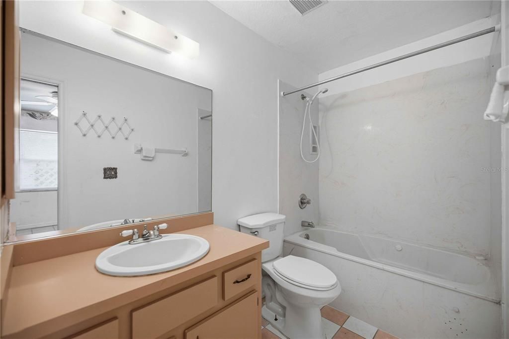 На продажу: $187,000 (3 спален, 2 ванн, 1144 Квадратных фут)