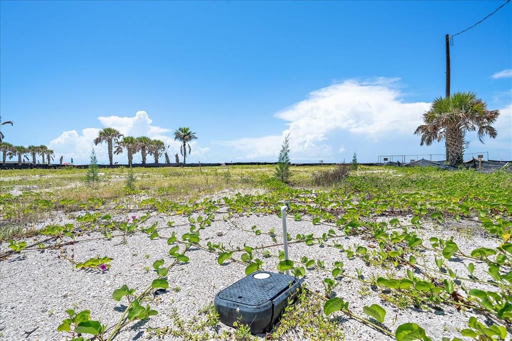 На продажу: $1,249,000 (0.25 acres)