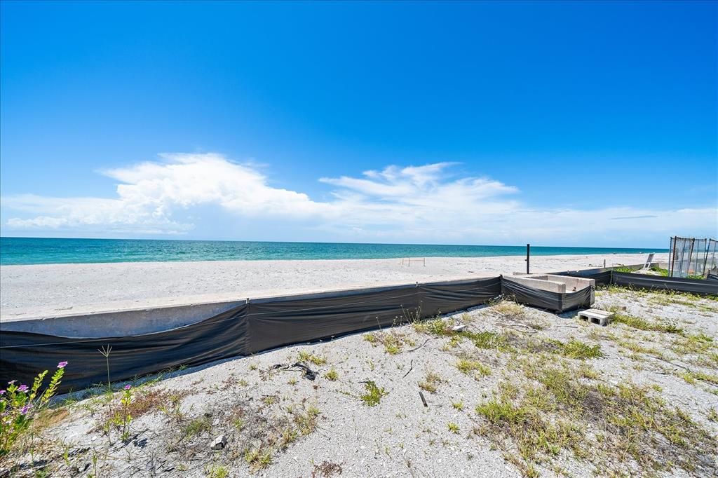 На продажу: $1,249,000 (0.25 acres)