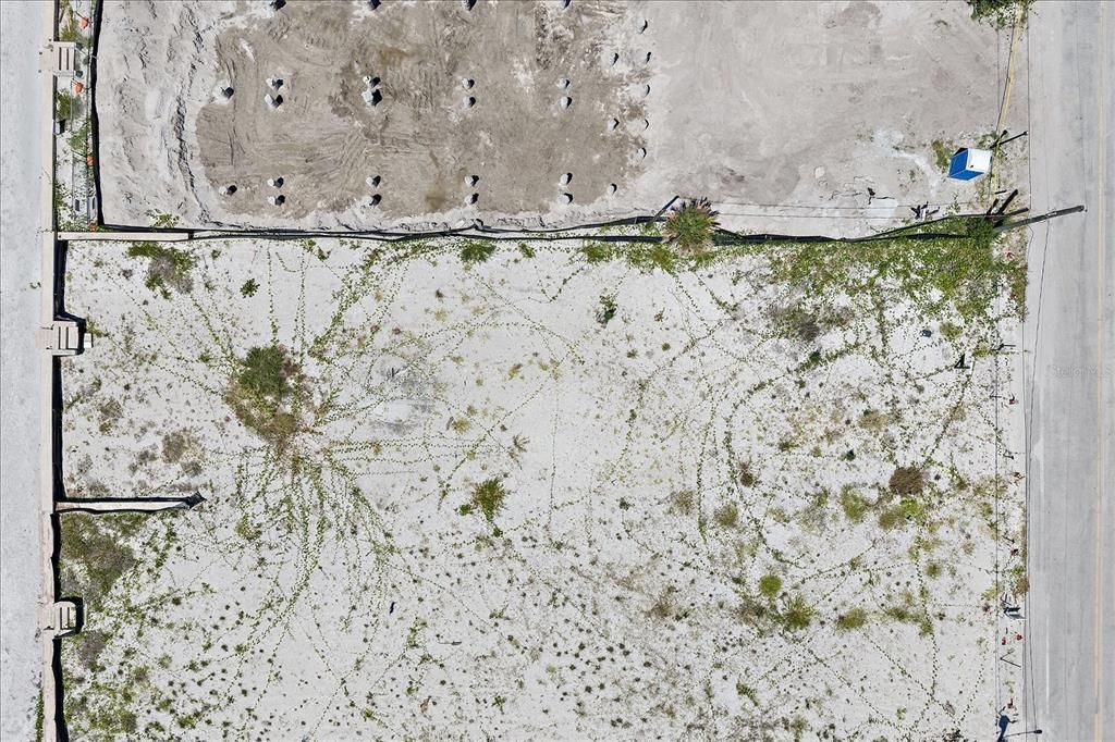 На продажу: $1,249,000 (0.25 acres)