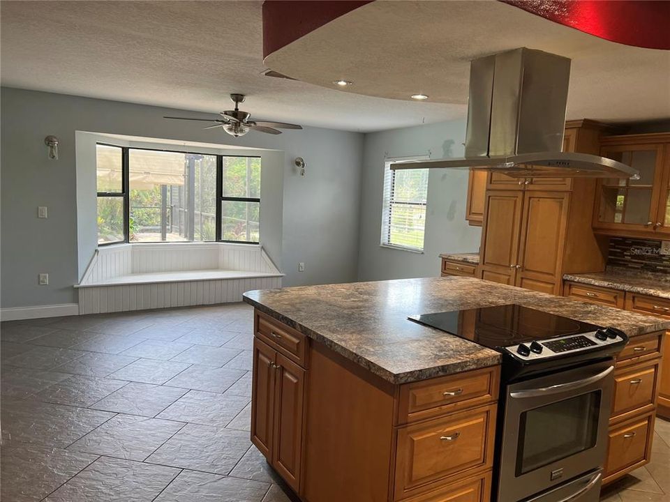 En Renta: $3,995 (5 camas, 2 baños, 3034 Pies cuadrados)