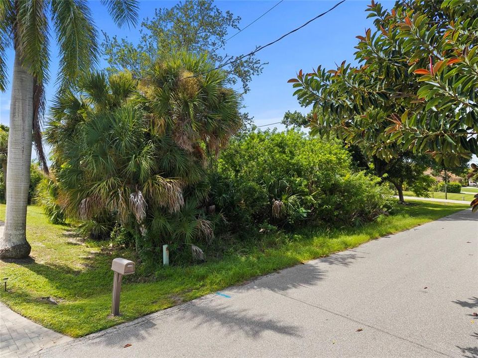 En Venta: $174,999 (0.23 acres)