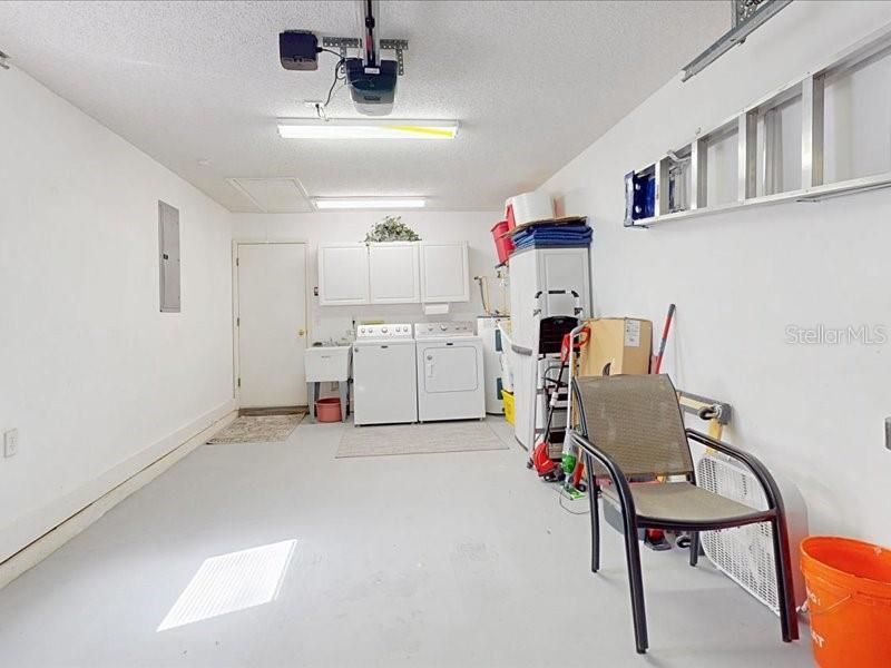 For Sale: $245,000 (2 beds, 2 baths, 1464 Square Feet)