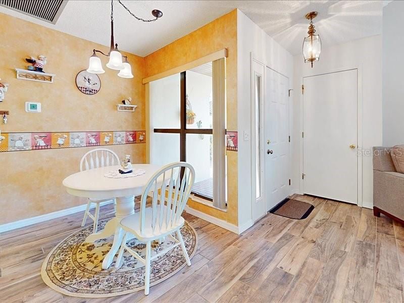 For Sale: $245,000 (2 beds, 2 baths, 1464 Square Feet)