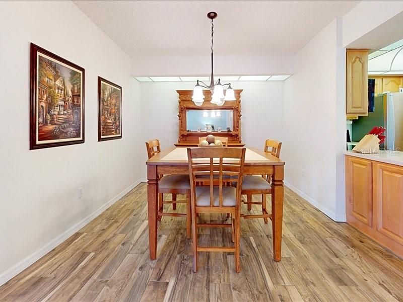 For Sale: $245,000 (2 beds, 2 baths, 1464 Square Feet)